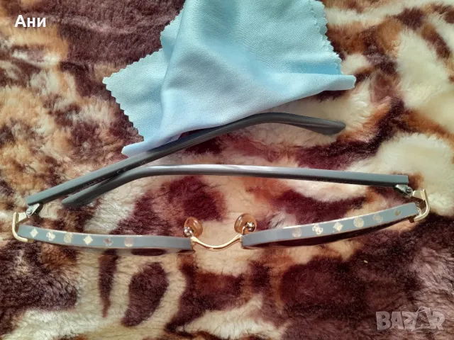 Оригинални очила GUESS, снимка 7 - Слънчеви и диоптрични очила - 48108748