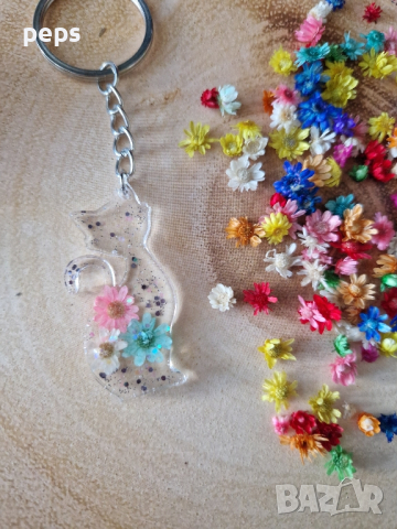 Ключодържатели от епоксидна смола- котка,куче,цветя,сърца
