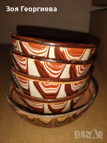 Глинени стари купи