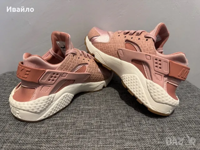 NIKE Wmns Air Huarache Run Premium., снимка 4 - Маратонки - 50419431