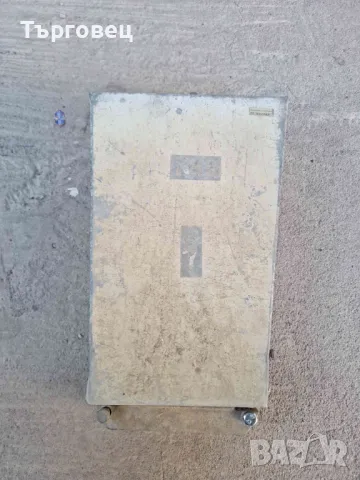 Кутия алуминиева разклонителна за външен монтаж,   подходяща за трифазен ток  с метален /ламаринен к