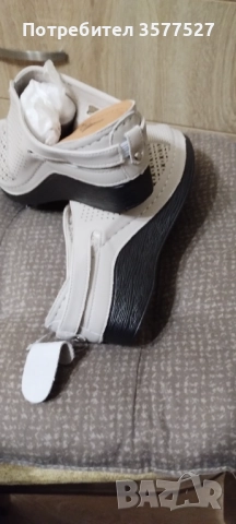 Продавам дамски обувки