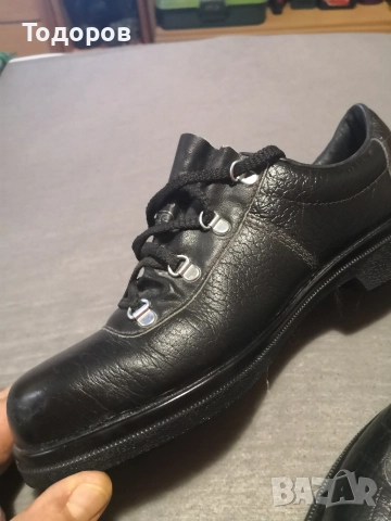 работни обувки с метални бумбета