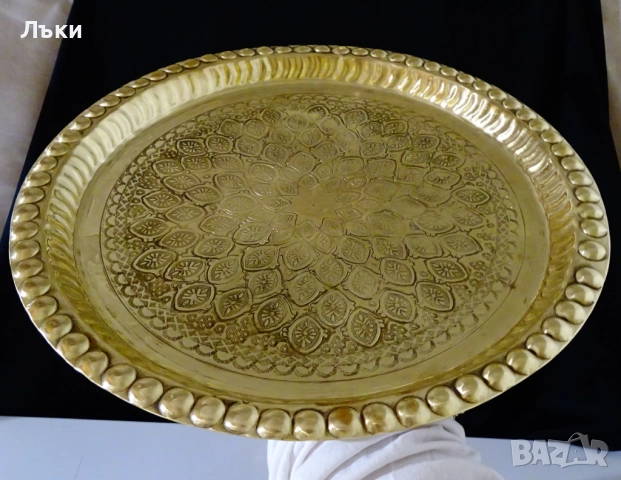 Бронзов поднос 35 см.,500 гр.,богата орнаментика. , снимка 4 - Антикварни и старинни предмети - 52406102