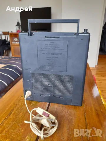 Старо радио,радиоприемник Меридиан 236, снимка 3 - Антикварни и старинни предмети - 49637952