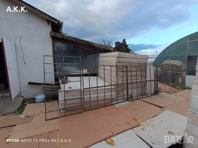 Продавам метална рамка за врата, ограда, легло, параван, парапет, снимка 9 - Входни врати - 53433179