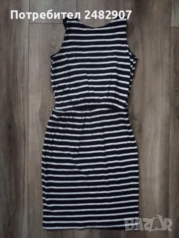 Дамска рокля Н&М, снимка 3 - Рокли - 47938076