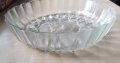 Продавам луксозна фруктиера масивно стъкло с гравюри Бяла прозрачна , снимка 1 - Прибори за хранене, готвене и сервиране - 35496581