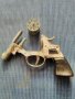 Стари децки играчки пистолет от 70-те години. Made in Italy и две ютийки., снимка 3