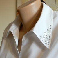 Дамска бяла риза с красива яка и красиви копчета, снимка 1 - Ризи - 26942550