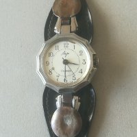 Дамски часовник Луч. СССР. Ретро модел. Механичен механизъм. Vintage watch. Гривна. , снимка 8 - Гривна - 37856015