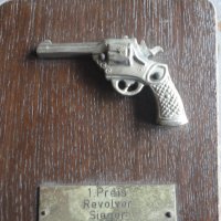 Бронзова фигура пластика Revolver Sieger, снимка 5 - Колекции - 42991221