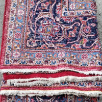 Ръчно тъкан вълнен Персийски килим и две пътеки.Произход Иран., снимка 7 - Килими - 44844961