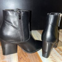 Боти с ток, снимка 7 - Дамски обувки на ток - 44119944