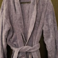 Кралски халат най-високо качество - хладко лилаво със стилна шевица, снимка 5 - Други - 39217671