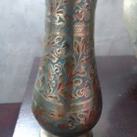 Индийска медна ваза,гравирана,цветна, снимка 2 - Вази - 40109615