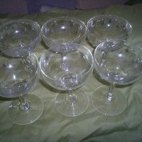 стъклен сервиз за коктейли или шампанско винтидж стил -неизползван подходящ за предстоящите празници, снимка 1 - Сервизи - 33251140