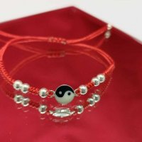 Дамска, детска гривна червена корда със сребърни елементи и Ин и Ян, снимка 2 - Гривни - 28029081