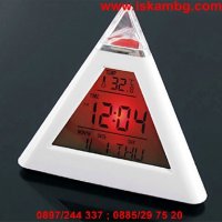 LED будилник и метеостанция с форма на пирамида светещ в 7 цвята, снимка 15 - Други стоки за дома - 28472198