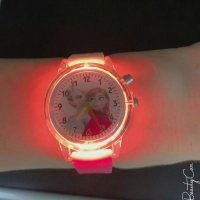 Елза Ана Frozen Замръзналото кралство Светещ детски ръчен часовник, снимка 4 - Детски - 38084409