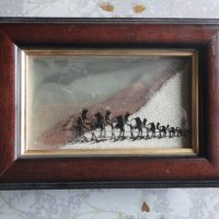 Страхотна картина пустиня пясък камили сертификат , снимка 1 - Картини - 42990089