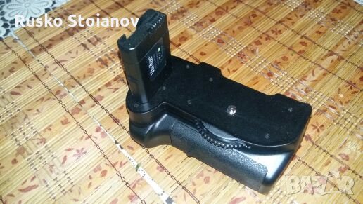 Nikon D аксесоари,vivitar pro series multi power battery grip, снимка 1
