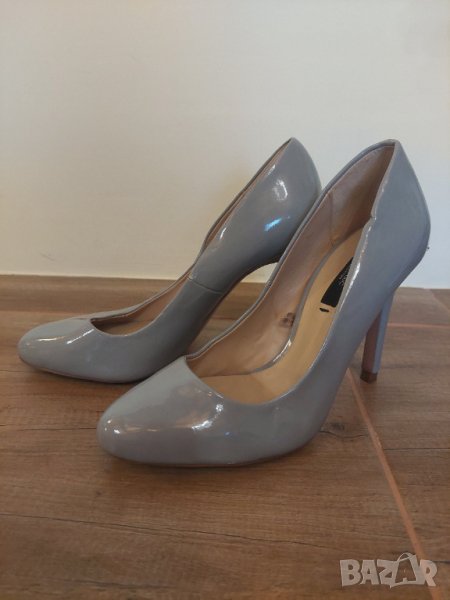 Елегантни сиви лачени обувки с висок ток Zara, снимка 1