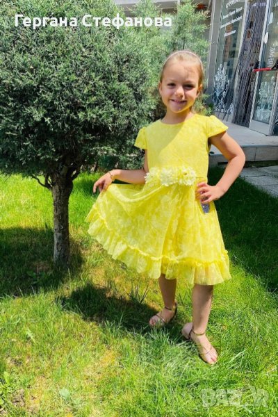 Нежна дантелена рокля с цветя  Размери -5г.7г.9г.11г. Цена -35 лв, снимка 1