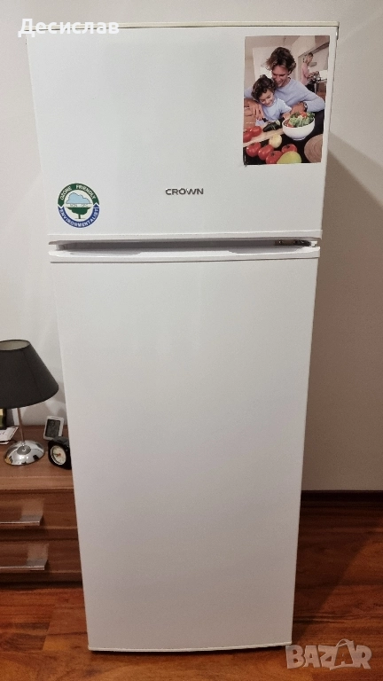 Хладилник с камера CROWN, снимка 1