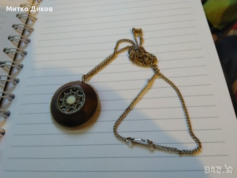 Висулка от соца уникат дървена със сребърни орнаменти и сребърно колие  фи 33мм и дебел. 7мм в кутия, снимка 1