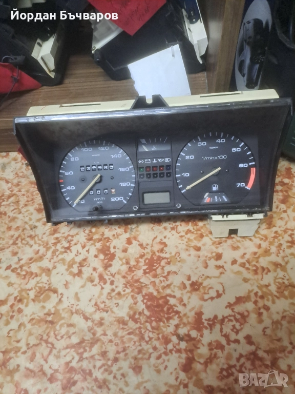 1буксов скоростомер-километраж със обортомер до 200 за VW Golf & Jetta Mk2, снимка 1