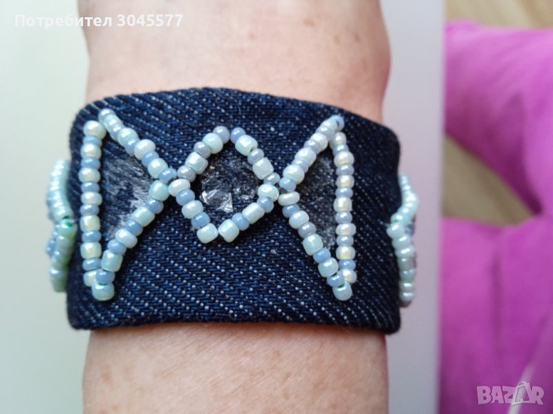 Гривна от дънков плат с мъниста, снимка 1