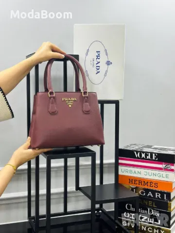 Prad🅰️ дамски чанти Различни цветове , снимка 6 - Чанти - 48428477
