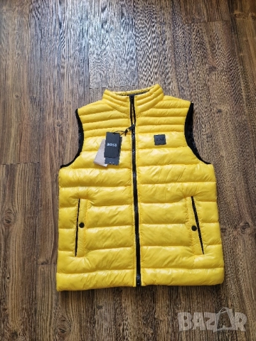 Страхотна мъжка грейка елек HUGO BOSS Размери S , M, L, XL, 2XL , снимка 10 - Якета - 51470796