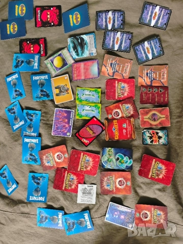 Продавам карти Fortnite,Yu-Gi-Oh, Гормити и др., снимка 6 - Колекции - 51949755