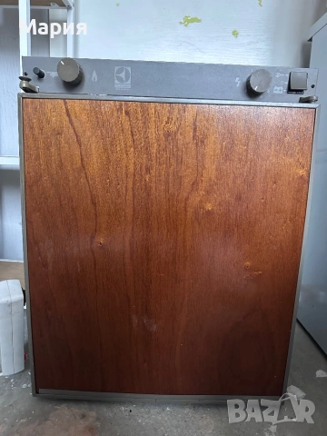 Хладилник за каравана/кемпер 