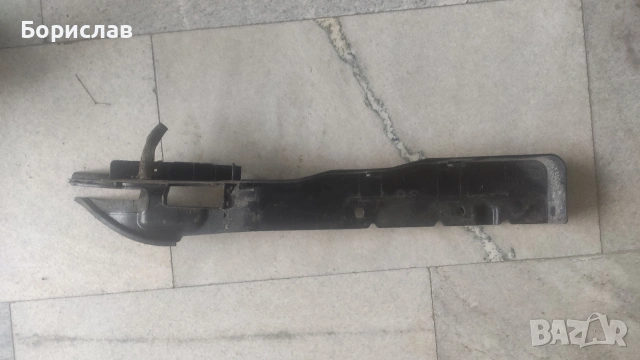 Продавам пластмасата върху калника , снимка 2 - Части - 53304558