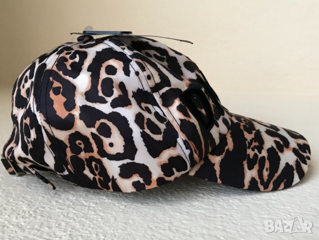 Нова Шапка  DKNY , снимка 5 - Шапки - 32872508