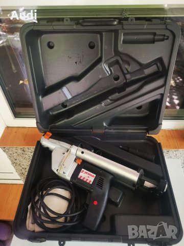 BETAGUN III е електрически пистолет за двукомпонентни палиурутанови лепила.  230V 50Hz Made 500W Mad