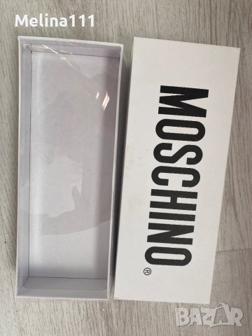 Оригинална кутия Moschino , снимка 2 - Други - 37999453