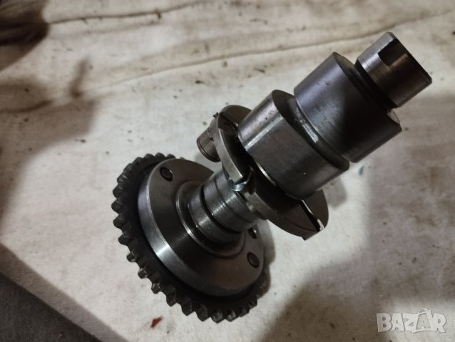 Разпределителен вал и кобилици за Малагути Мадисан 400, снимка 3 - Мотоциклети и мототехника - 43178077