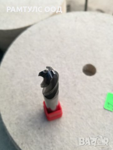 Радиусни твърдосплавни фрези R със 4,пера 45-HRC, снимка 2 - Други инструменти - 37172278