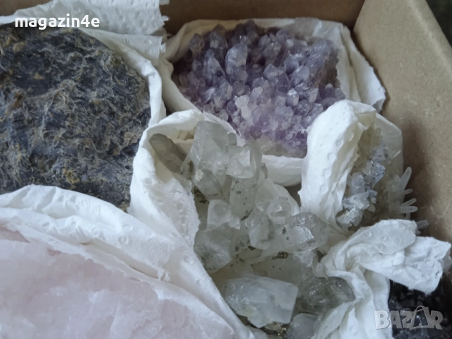 Sale, Кутия с минерали от България,естествени кристали и камъни, за колекционери геолози любители, , снимка 4 - Колекции - 51854602