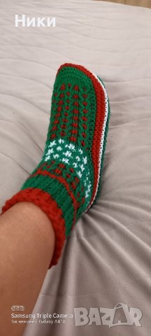 Коледни чорапки ръчно изплетени, снимка 5 - Дамски чорапи - 42957293