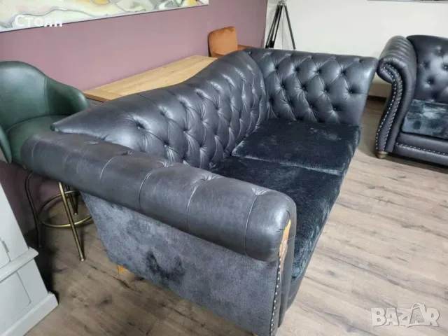 Два големи тъмно сиви дивани от плат и кожа тип Честърфийлд, снимка 5 - Дивани и мека мебел - 49329463