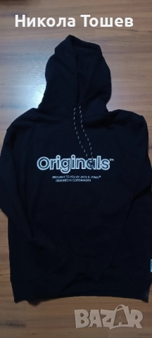 Продавам 2 суичера на jack Jones originals 