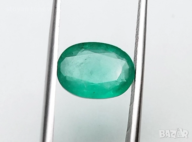 Колумбийски изумруд с красив зелен цвят 1.46кт.! Сертифициран! Нов!, снимка 2 - Други - 52150743