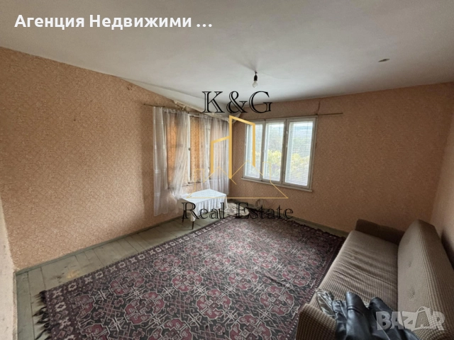 Двуетажна къща в с. Ушинци , снимка 2 - Къщи - 52061208