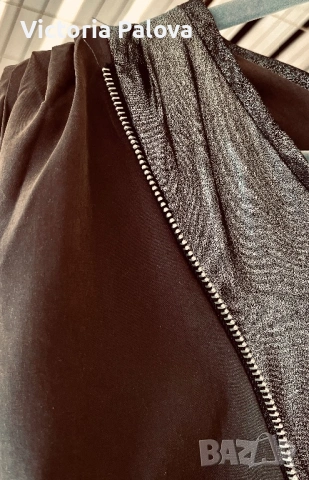 Ефектна дизайнерска рокля ULDAHI цвят mocha, снимка 15 - Рокли - 53013023