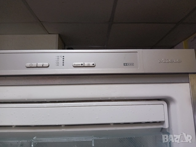 Иноксов вертикален фризер с 8 чекмеджета Миеле Miele Made in Germany с две години гаранция!, снимка 7 - Фризери - 53064744